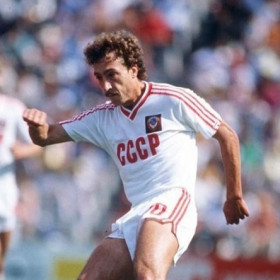 Maillot rétro CCCP URSS a l'exterieur 1986